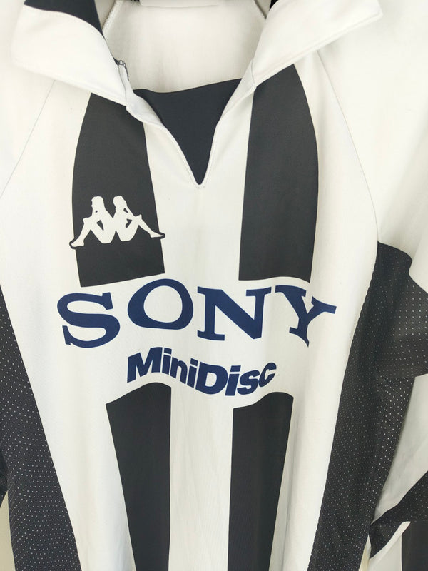 Juventus FC 1997-1998 Home Football Shirt