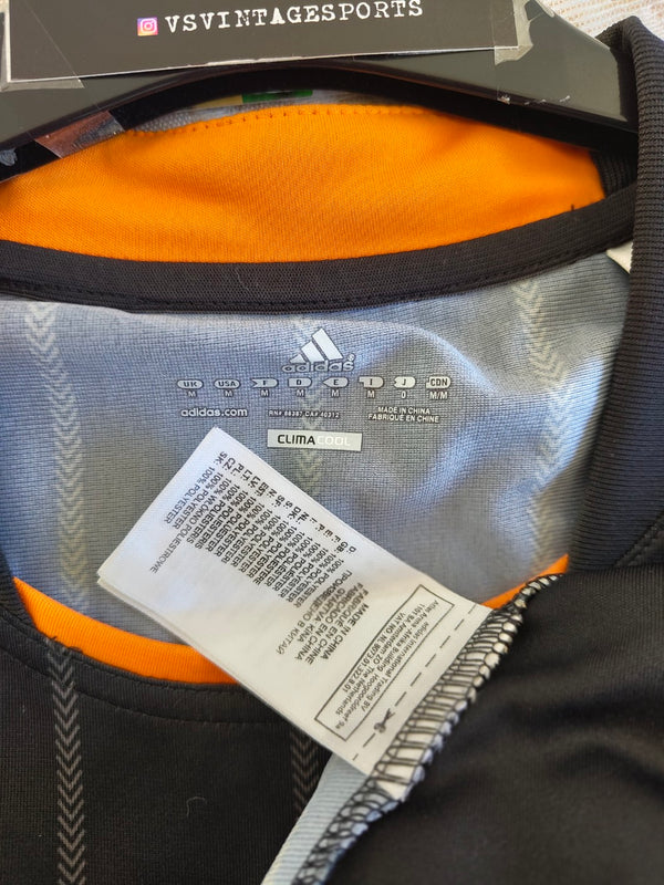 Chelsea FC Away Football Shirt 2010-2011 #11 Drogba