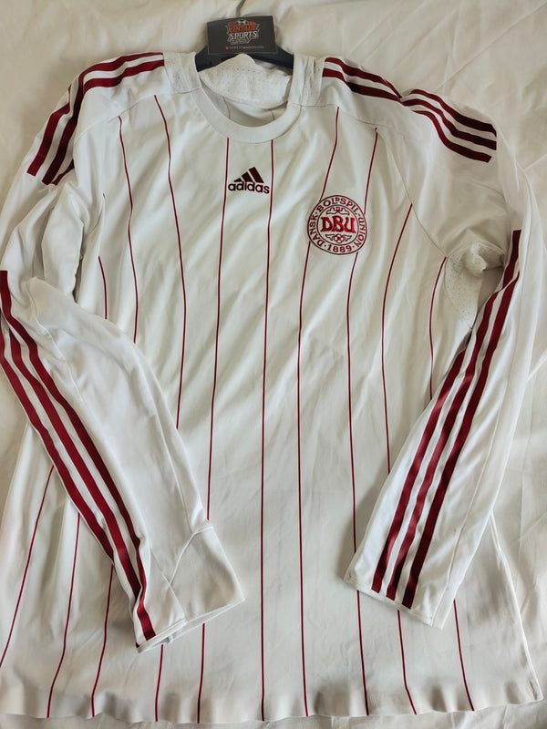 Denmark Long Sleeve Issue Away Football Shirt 2008-2009 (L)