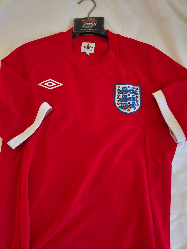 England Away Football Shirt 2010-2012 (S)