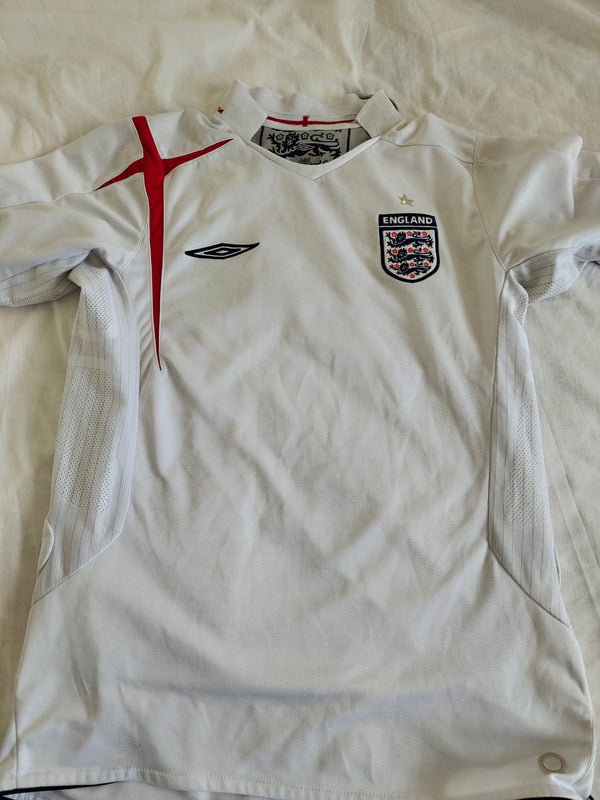 England Home Football Shirt 2005-2007 (S)