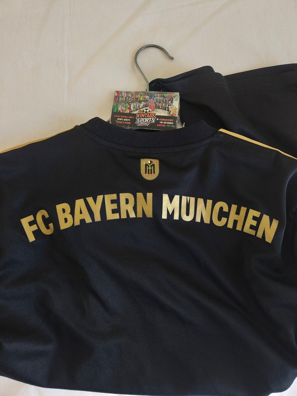 FC Bayern Munich Away Football Shirt 2021-2022 (M)