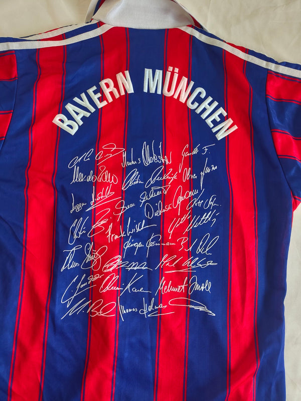 FC Bayern Munich Signed Home Football Shirt 1995-1996 (S)