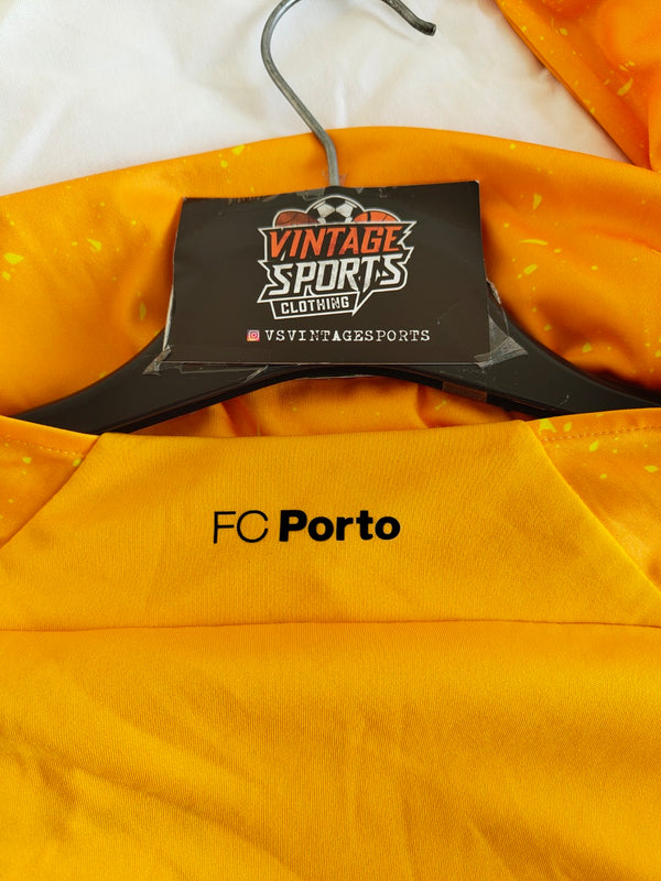 FC Porto Goalkeeper Shirt 2021-2022 (M)