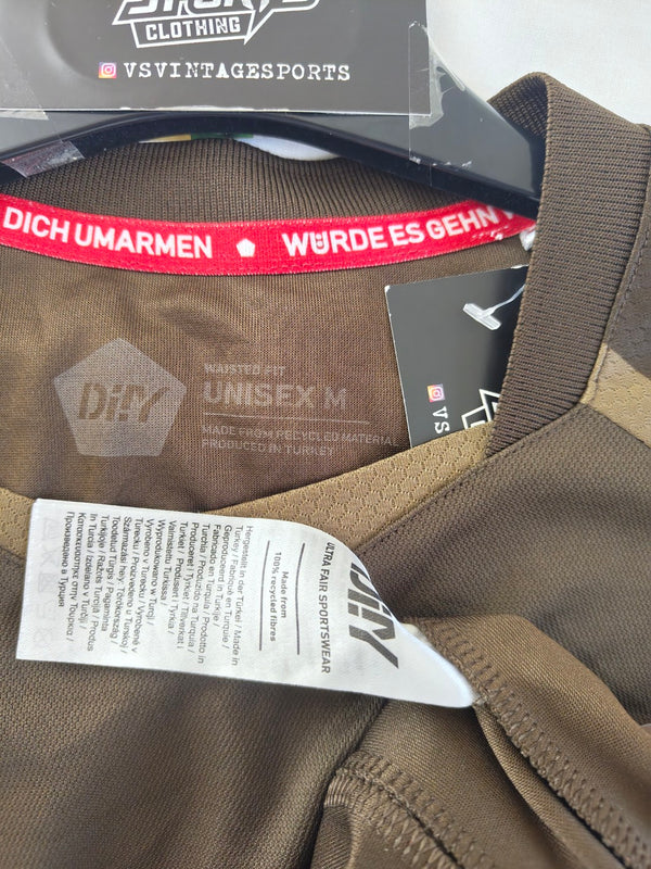 FC ST Pauli Home Football Shirt 2022-2023 (M) #2 Saliakas