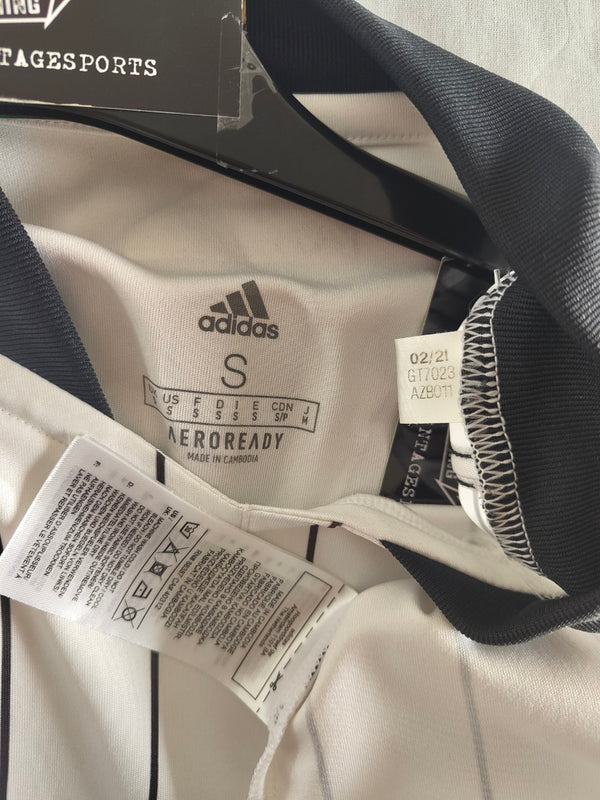 Fulham FC Home Football Shirt 2021-2022 (S) 9 Mitrovic