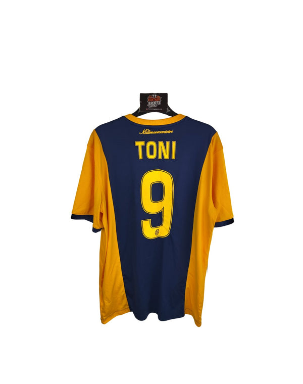 Hellas Verona Home Football Shirt 2014-2015 (L) #9 Toni