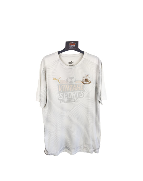 Newcastle United Goalkeeper Football Shirt 2019-2020