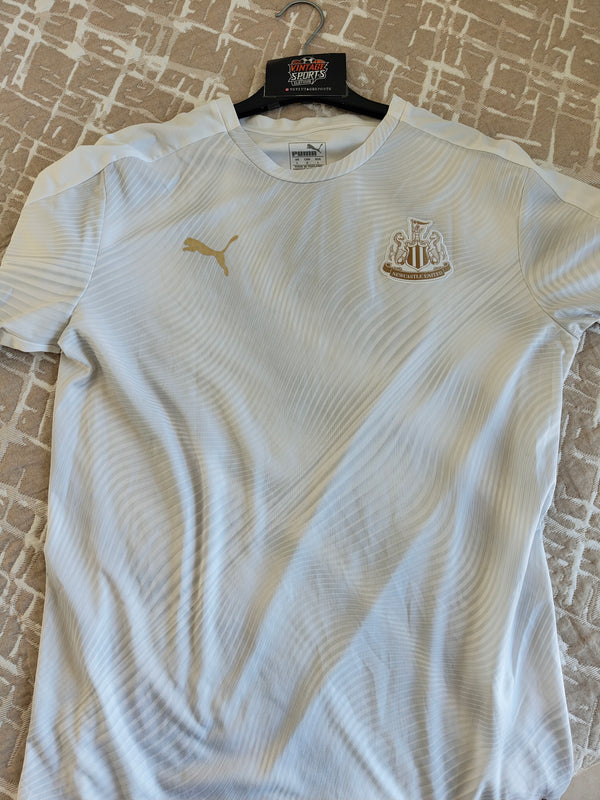 Newcastle United Goalkeeper Football Shirt 2019-2020