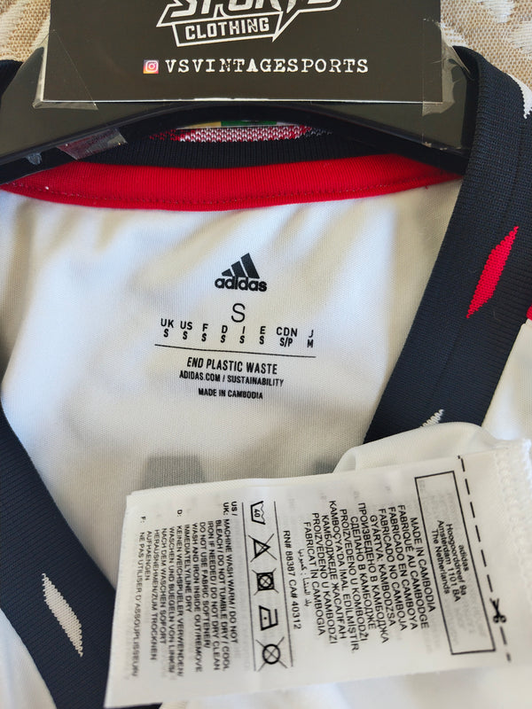 Manchester United 2022-2023 Away Football Shirt Number 7 Ronaldo