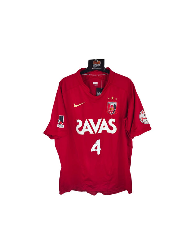 Matchworn Urawa Red Diamonds Home Football Shirt 2009 (L) #4 Tulio