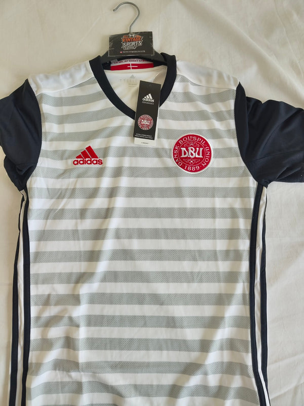 NEW Denmark Away Football Shirt 2016-2017 (S)