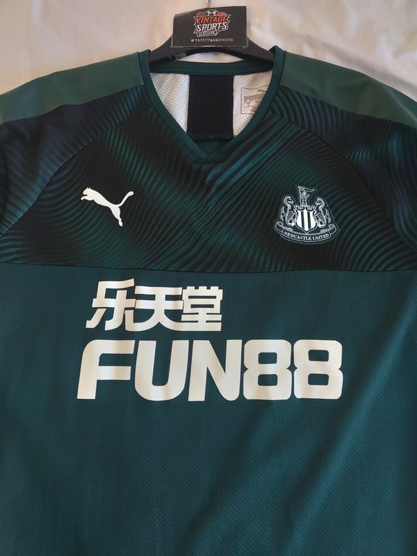 Newcastle United Away Football Shirt 2019-2020 (L)