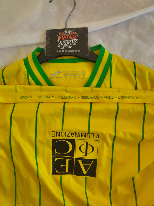 Norwich City Home Football Shirt 2022-2023 (S)