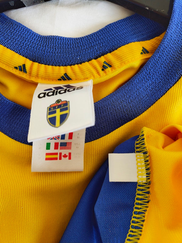 Sweden Home Football Shirt 2002-2004 (M)