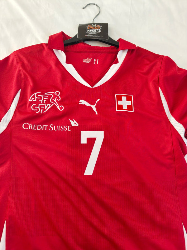 Switzerland Signed home Football Shirt 2010-2011 (M) #7 Barnetta